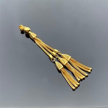 Tassels that Increase the Elegance of the Prayer Beads